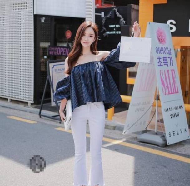 随性淡然的牛仔裤美女，尽显成熟女人味，很喜欢