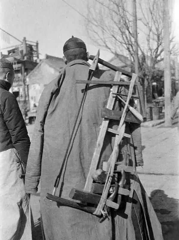 美国人在鞋盒里发现了6000张中国老照片，轰动全世界