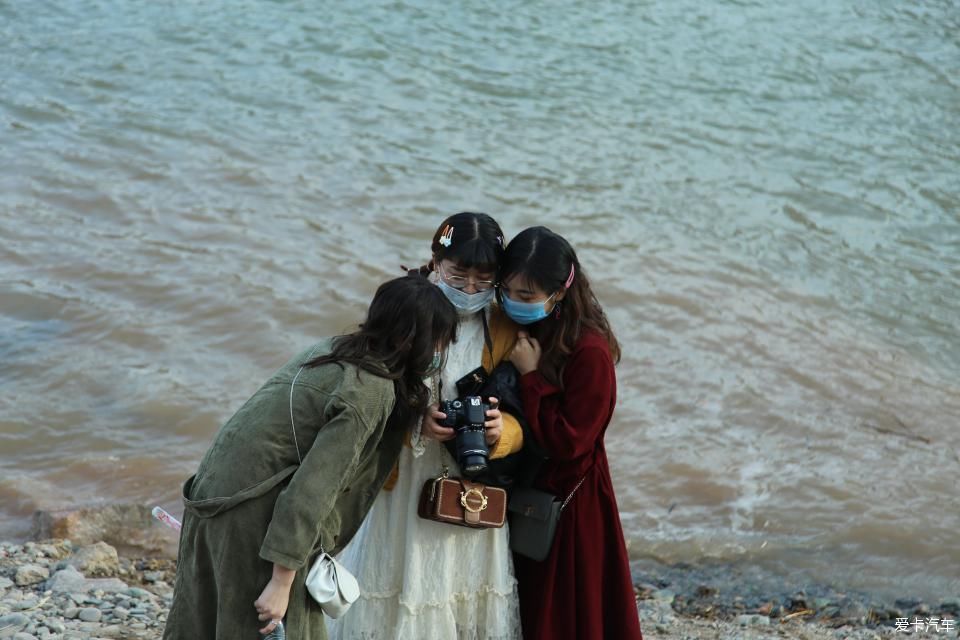  『黄河』【春分】黄河边的美女拍拍拍