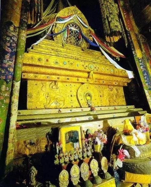 比故宫还壕的宫殿：厕所300年不打扫，最好的藏传文玩都在这儿