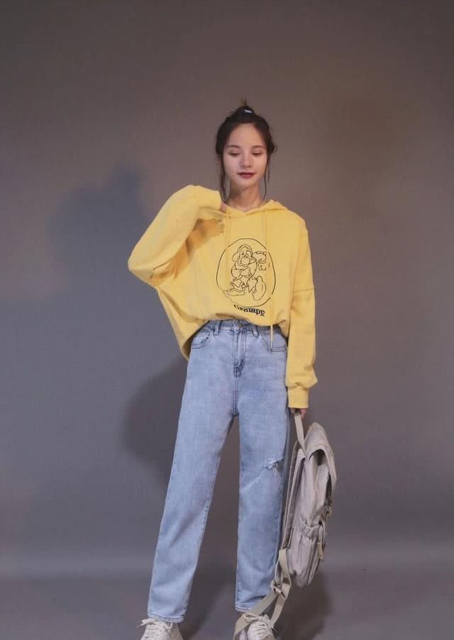  适合：无论是喜欢淑女还是酷帅风，简约大方的日常穿搭，都值得借鉴