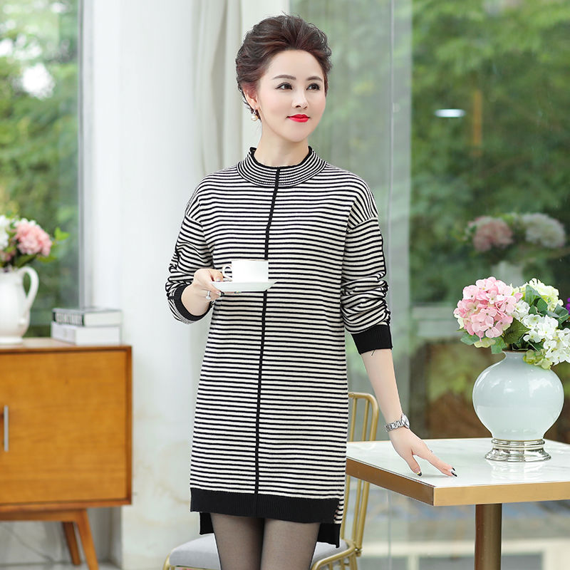 哇塞!谁说50岁就老了!老妈换上气质秋装，美得像才35