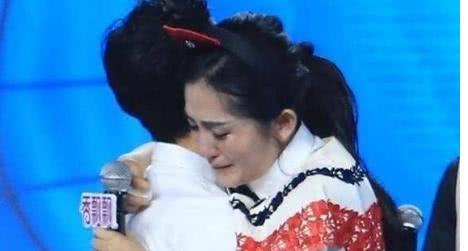 何炅一句话把谢娜说哭，她被冤枉却绝口不提，4年后当事人澄清！