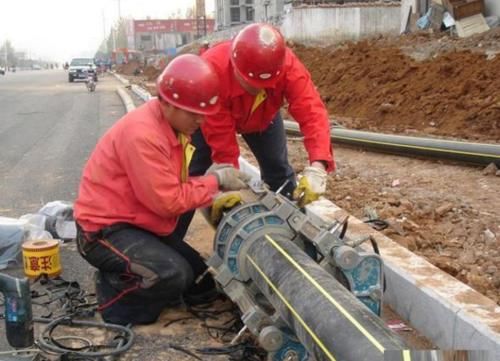  【农民】天然气进村是好事，为何农民宁可烧柴也不用天然气？听