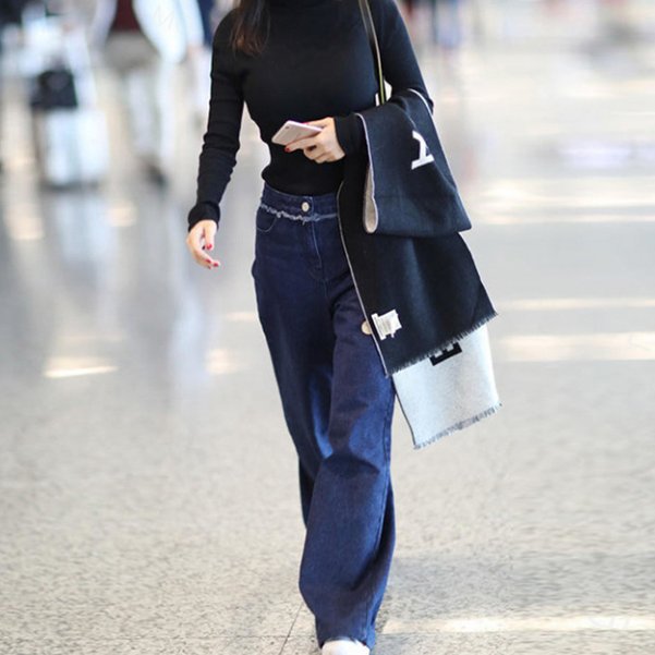 穿裙子不一定好看，今秋更流行“牛仔裤”，穿上那叫一个美丽高挑