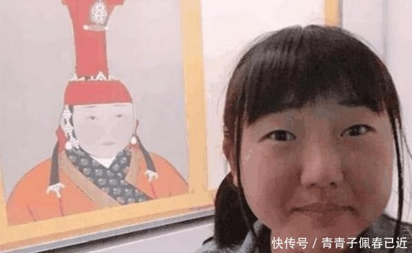 日本姑娘到中国旅游，看到故宫的名画大喊：这不就是我吗？