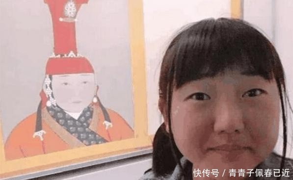 日本姑娘到中国旅游,看到故宫的名画大喊:这不就是我吗?