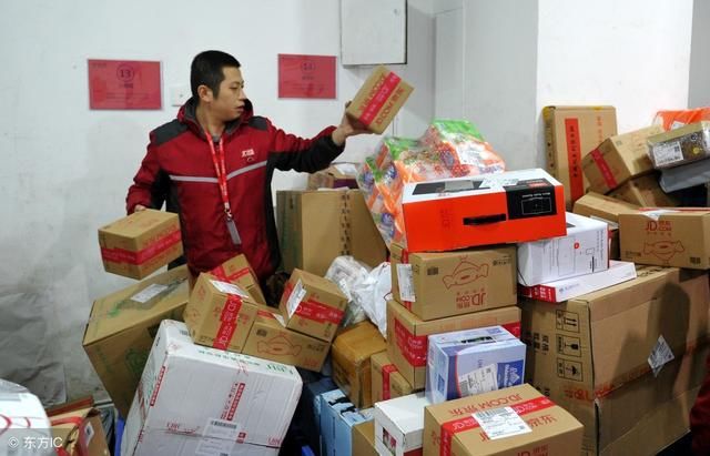 京东配送员每人有零食补贴，福利堪比公司白领