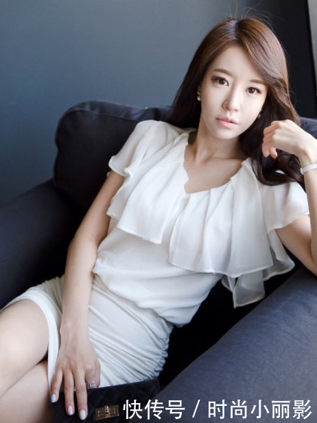 紧致身材的紧身裙美女，秀出迷人曲线，尽显完美气质！