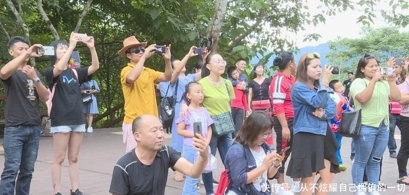 “十一”国庆,佤部落自驾游让游客“欲罢不能”