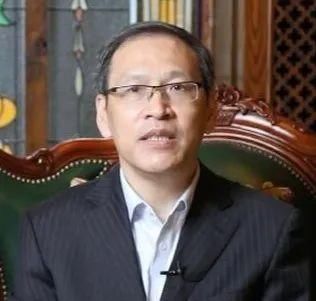  「线上和线下」针对云上办秀，她们那样说