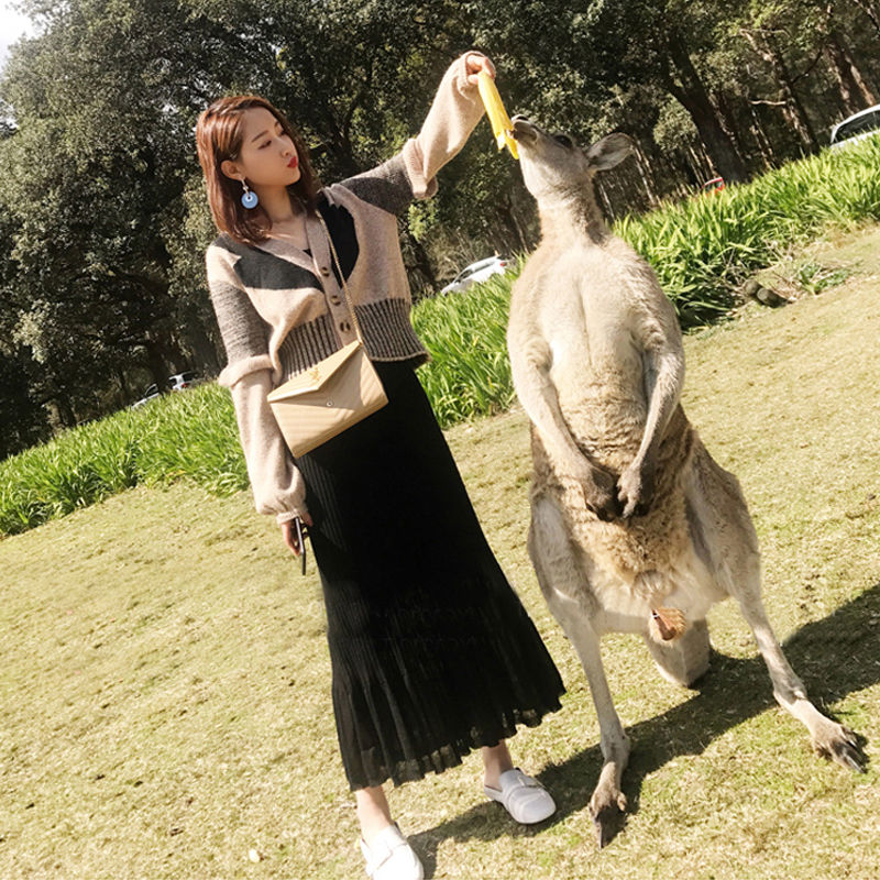 新出毛衣裙又要火，甩旗袍十条街，60后老婆穿上优雅衬肤特年轻