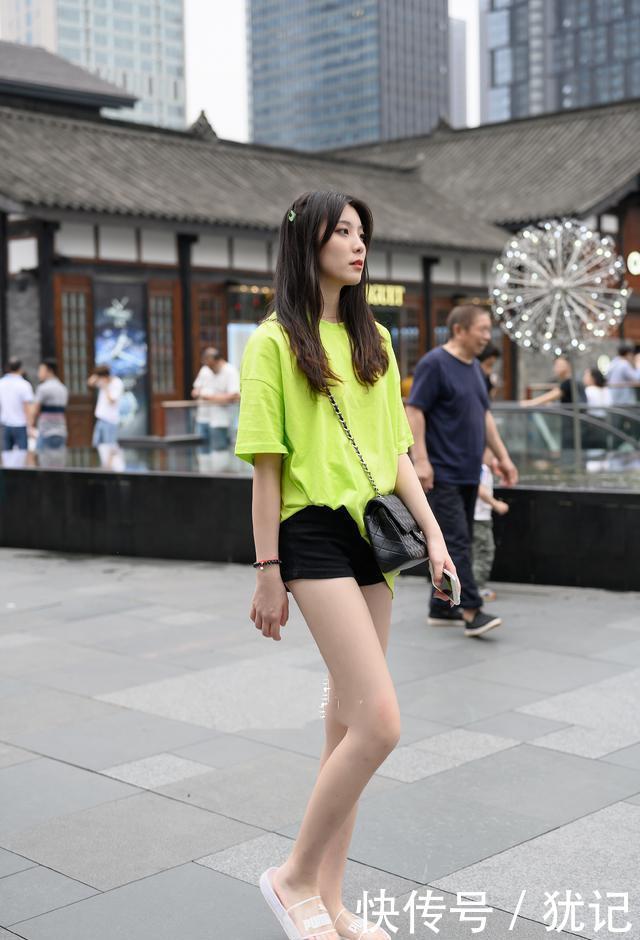  『绿色』极富生命力的绿色，解锁一年四季的优雅穿搭，清新治愈首选啦