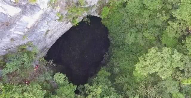 鬼斧神工！河池东兰又现大型天坑群，数量多达15个