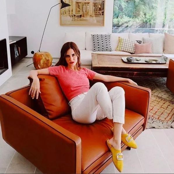 舒适、时尚、显腿长!这个夏天，时髦界都在pick澡堂拖!