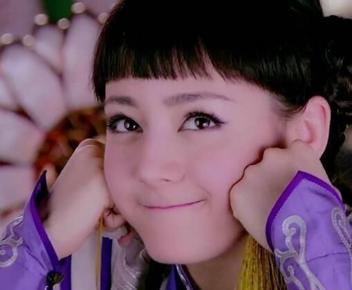 静谧：杨紫古装静谧淡雅，迪丽热巴古装活泼俏皮，你更喜欢谁？