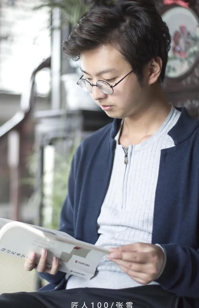  「张彦」“不务正业”！师范毕业做裁缝，把旗袍一改造直接上了纽约时装周