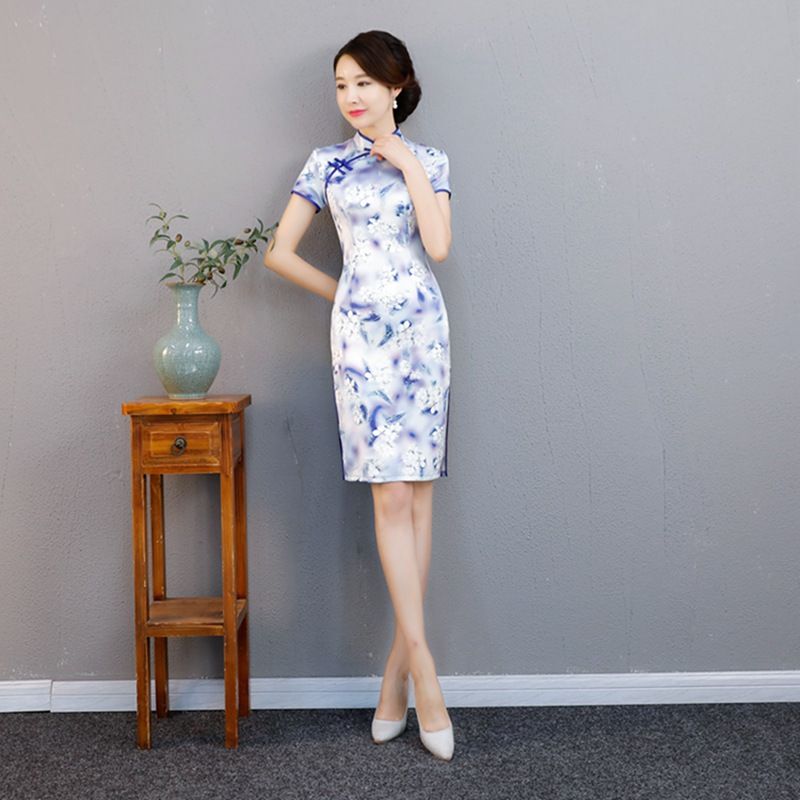 真美!老婆第一次穿旗袍，一颦一笑宛若仙子，东方女人就该这样穿