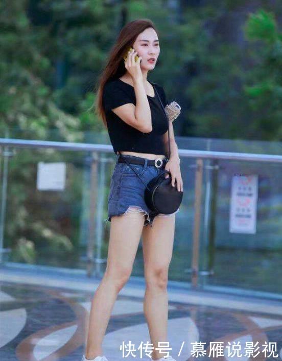 街拍：图1性感，图2迷人，图3姿势太诱人了！