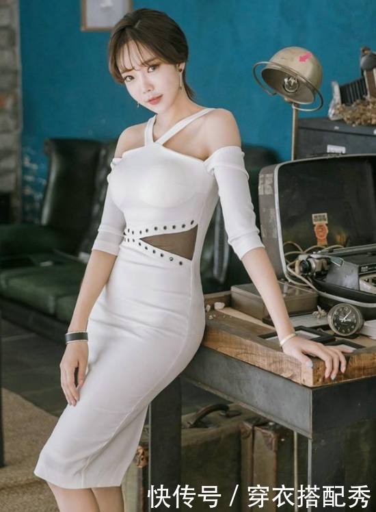 都市韵味的紧身裙美女,给人成熟优雅的气质,魅力十足!