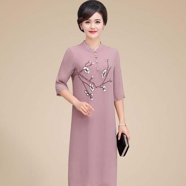 回眸一笑百媚生!穿对旗袍，妈妈都像阔太太，女儿也能穿