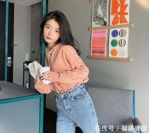 『初春』最近火了一种初春搭配，减龄又有气质，120斤都能穿出女神范儿
