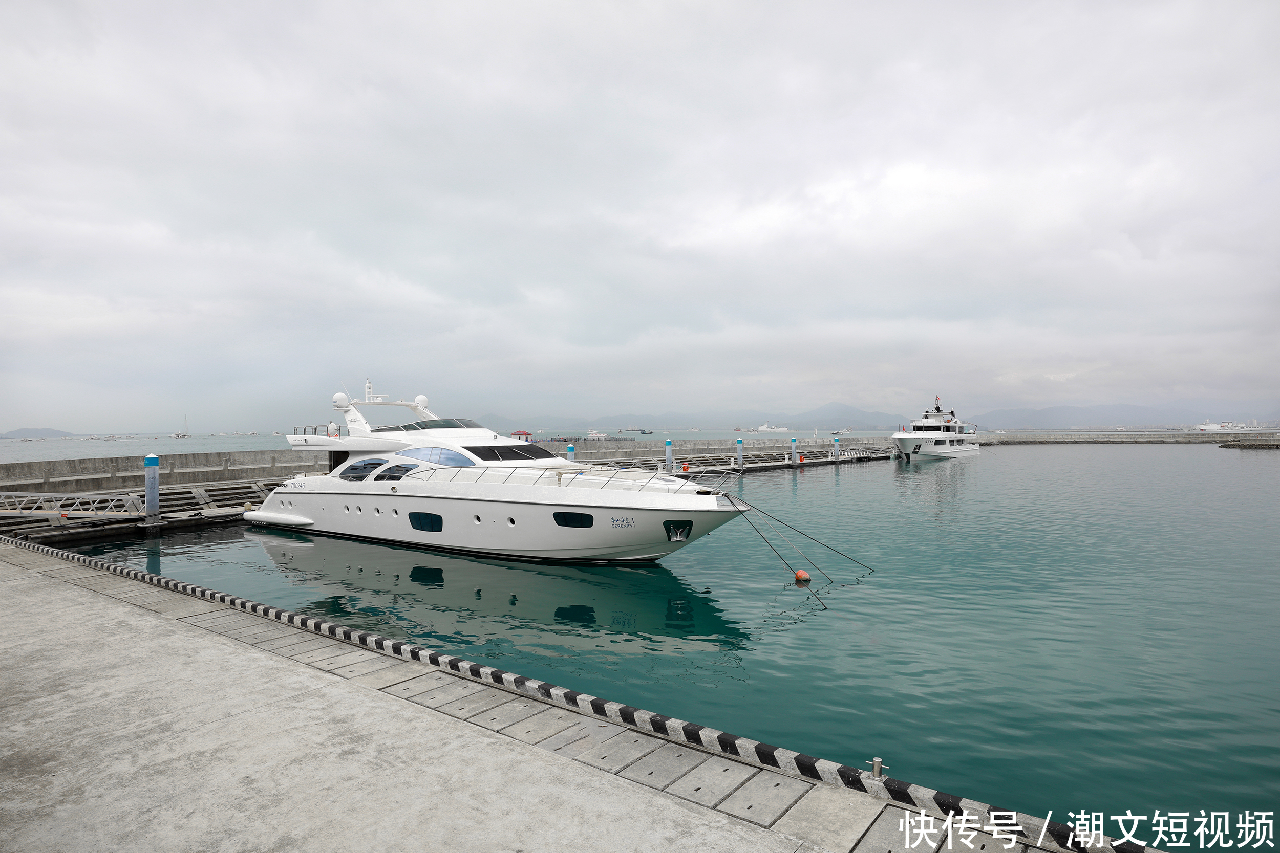 三亚拍婚纱的人