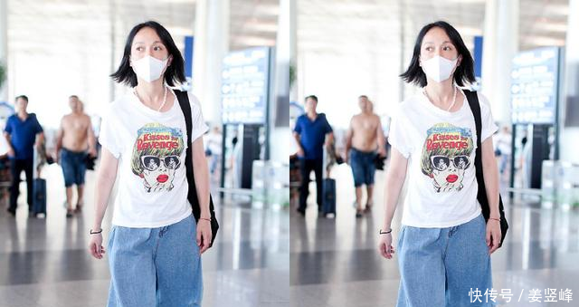 周迅真会穿！这么宽的裤子配条T恤太个性，网友44岁就该这么穿