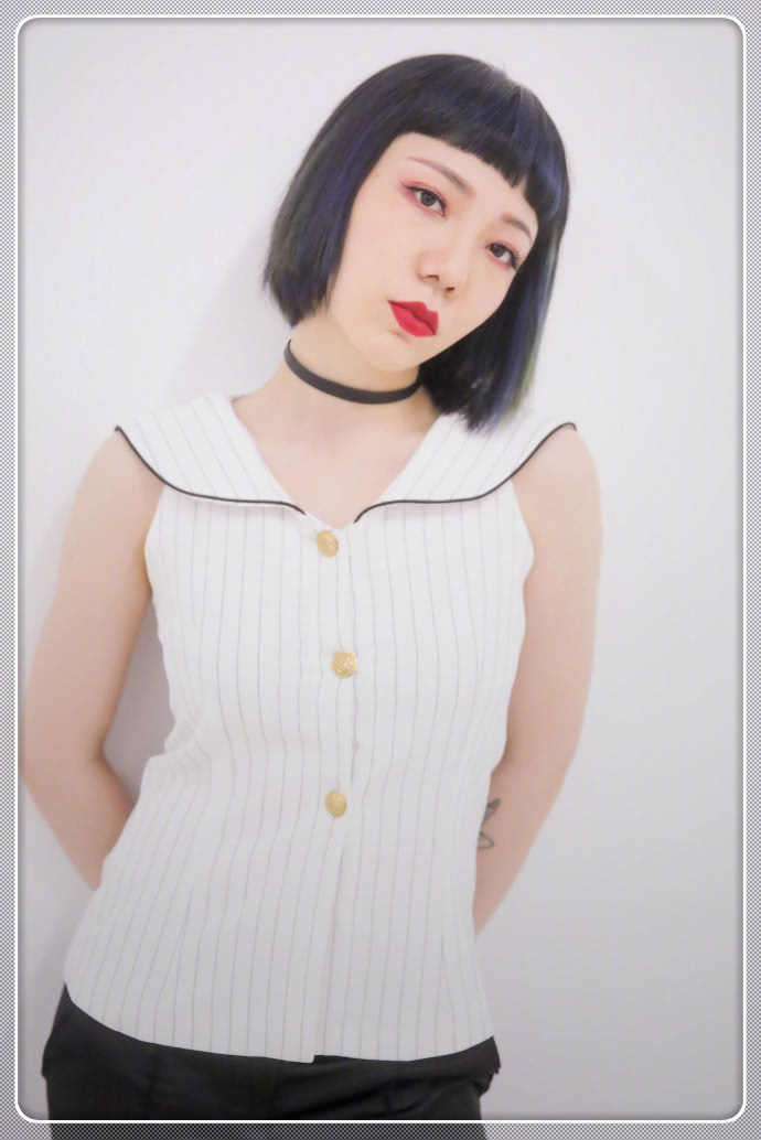 吴莫愁终于肯换刘海了！但这次剪得太短了点，网友：比以前好看了