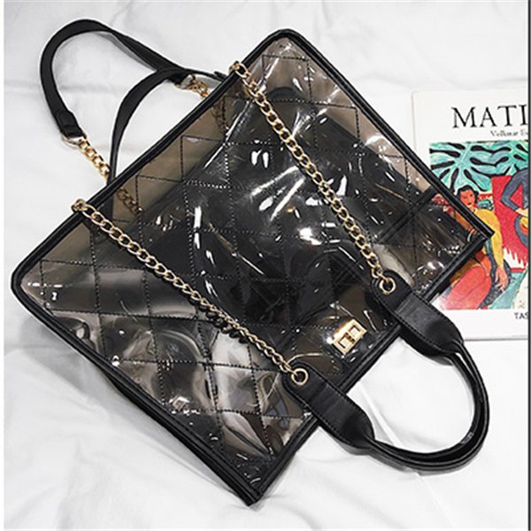 这样的女包刚上市就火了!颜值爆表贼惊艳,老妈一见就说要买两