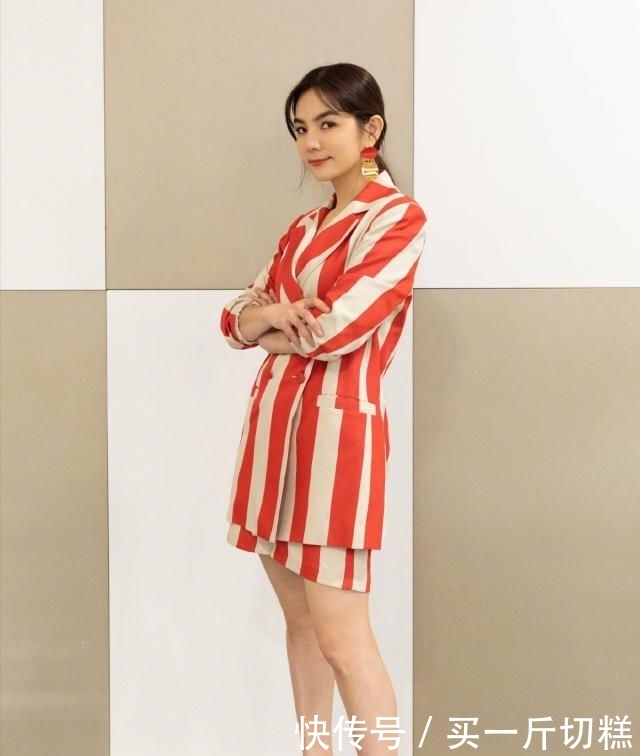  「气质」曾经的“假小子”Ella已为人妻，华丽变身超气质，日常穿搭女人味十足