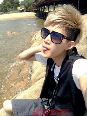 网红短发缔造男神时尚个性