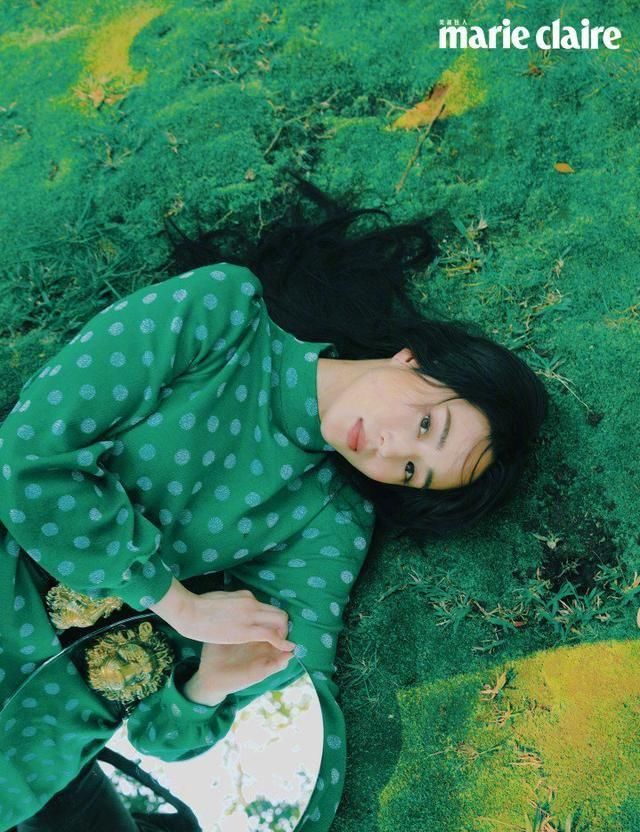  「不失」张钧甯两大时尚刊来袭！一袭绿色长裙美成森系女孩
