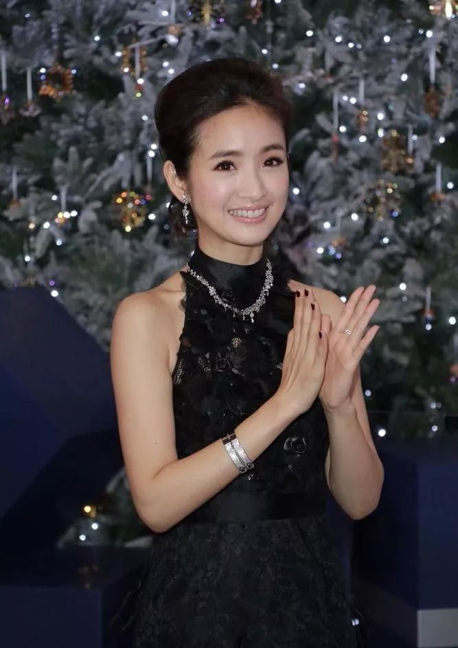 林依晨胖了，不过网友却说更丰满有女人味，之前就是太瘦了！