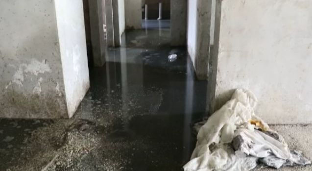 住了两年“泡沫”房子?业主集体维权:整改可以，但请改到满意为止