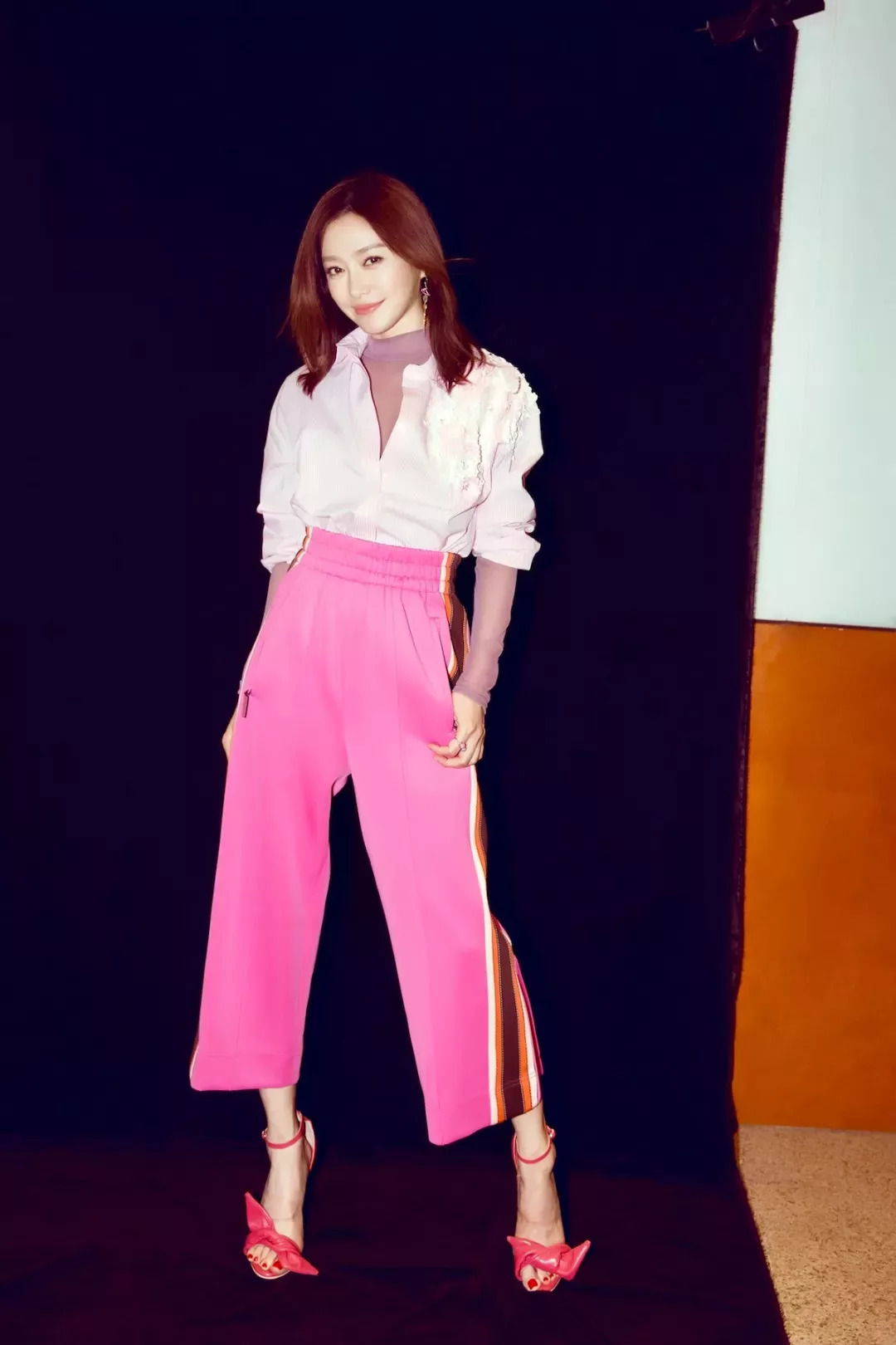 开学了，今年流行的校服裤又更新了！谁穿谁好看！