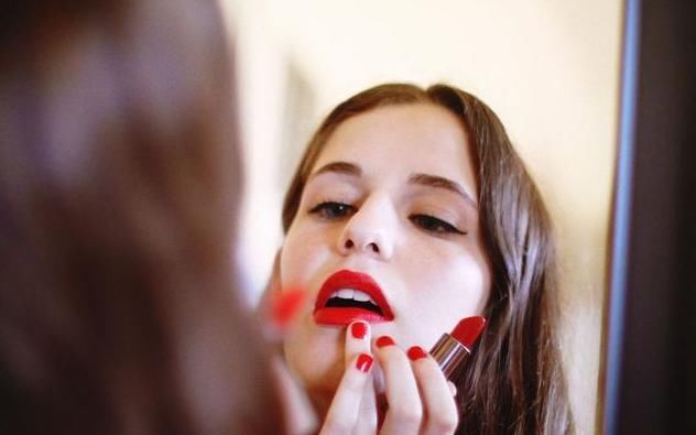 不是每个人都适合涂口红，这些不适合涂口红的嘴型：你中招了吗？