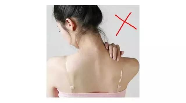 一字肩，吊带，透视装等露背露肩的衣服搭什么内衣?