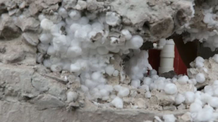 住了两年“泡沫”房子?业主集体维权:整改可以，但请改到满意为止