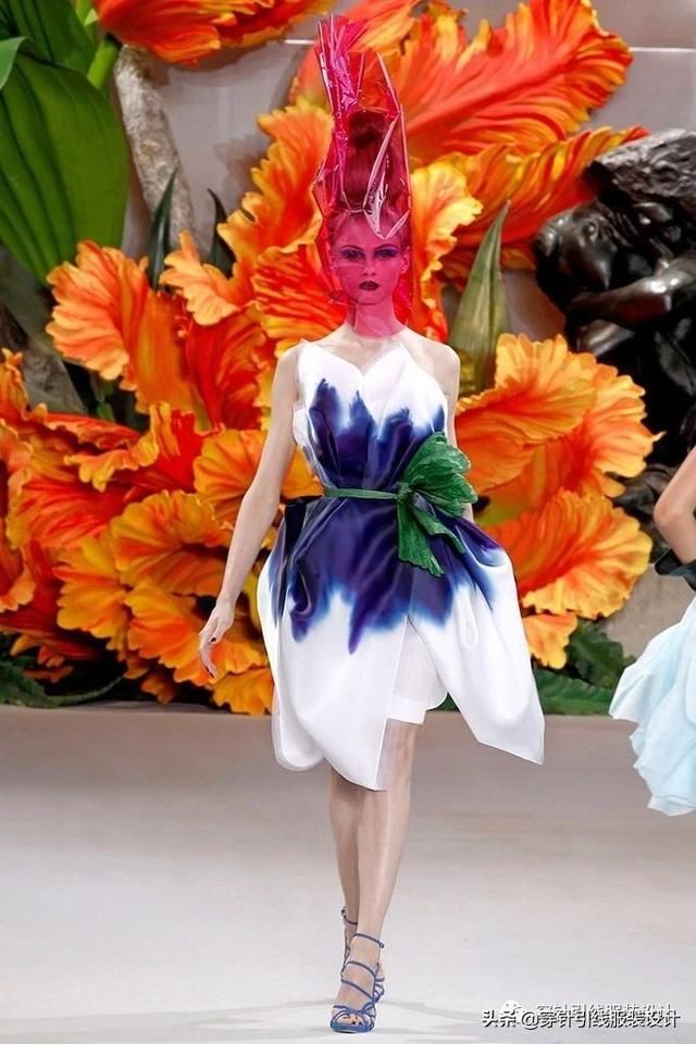  『秀场』服装设计的永恒主题——花朵，有哪些令你印象深刻的花朵秀场呢？