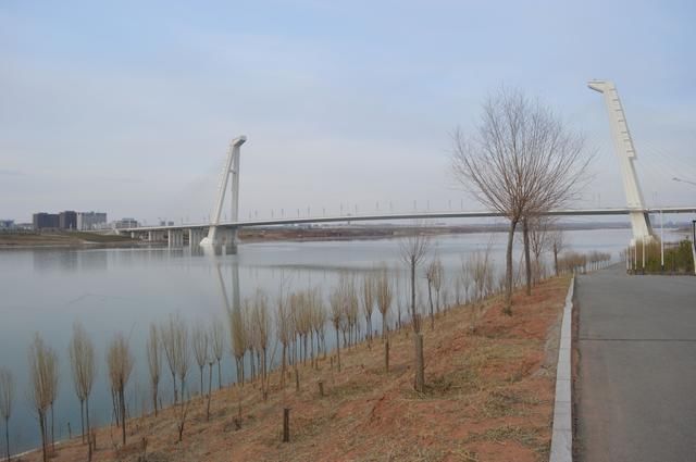  乌兰@康巴什第三天：我到了蒙古象棋广场和乌兰木伦河畔