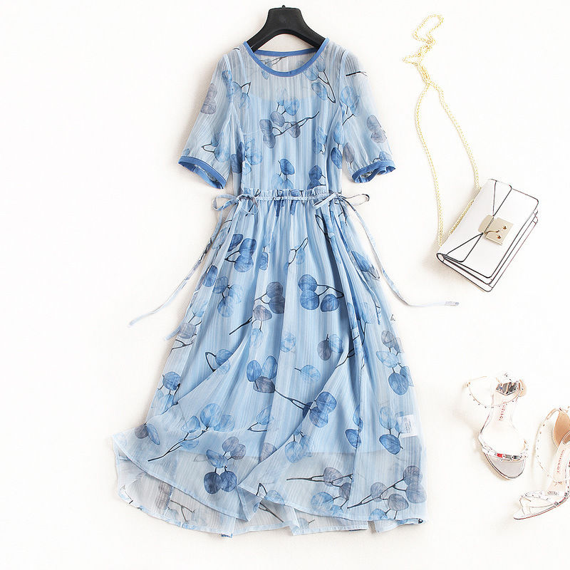 这几款美衣，虽小贵，但光看图片就很美，上身洋气时尚超显美嫩