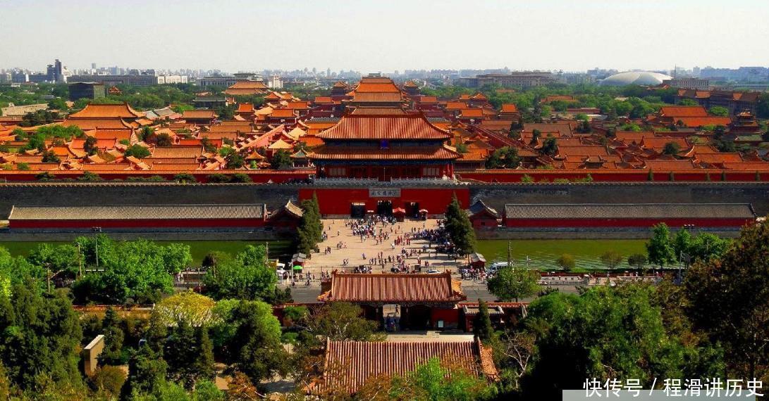 故宫的门钉为什么不能随便乱摸？导游给出解释，结果很意外