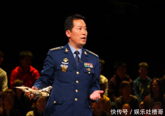 空军试飞员实名认证号微博开怼崔永元, 威胁言