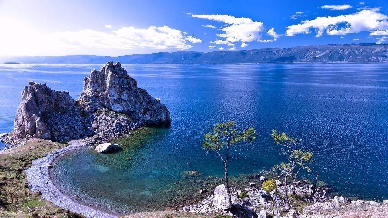 我国有一条“爱国河”，水从国内流到国外，溜一圈又回到了祖国！