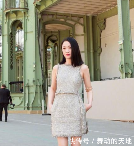 48岁刘若英同框44岁周迅，网友：这差距绝不止一个4岁！