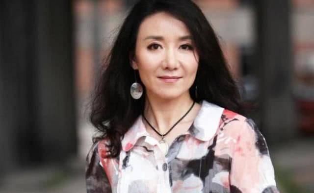【都挺好】《我是余欢水》中的配角太强大,连扮卖煎饼的演员都很有来头