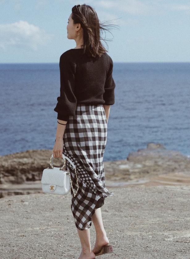 『针织衫』本以为她穿包臀裙扮温柔,可当看清全图,才知穿的有多出彩