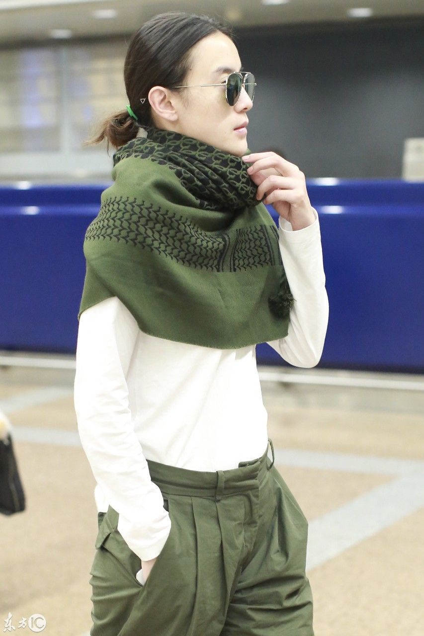 陈都灵和宋佳同日现身北京，各有各的气质，他们两个你喜欢谁呢