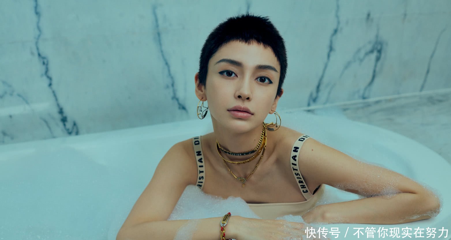 Baby寸头大片凸显精致五官 营造复古港风气场十足